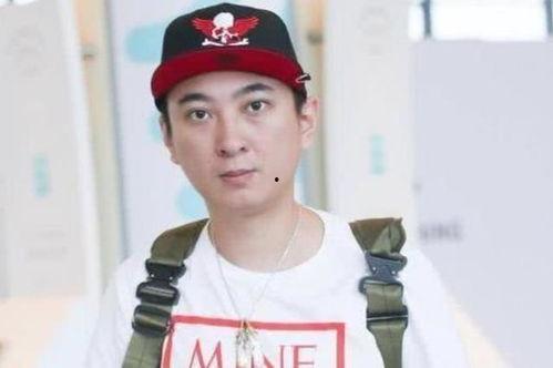 新闻爆料首富,揭秘新闻爆料背后的商业帝国  第2张